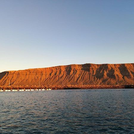Magnifico Barco En La Graciosa Hotel Caleta de Sebo Luaran gambar