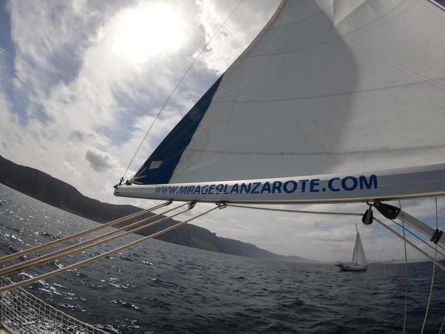 Magnifico Barco En La Graciosa Hotel Caleta de Sebo Luaran gambar