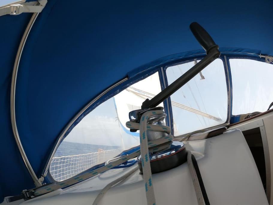 Magnifico Barco En La Graciosa Hotel Caleta de Sebo Luaran gambar
