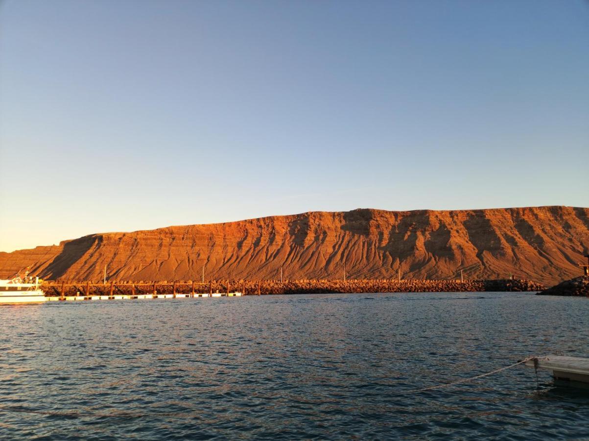 Magnifico Barco En La Graciosa Hotel Caleta de Sebo Luaran gambar